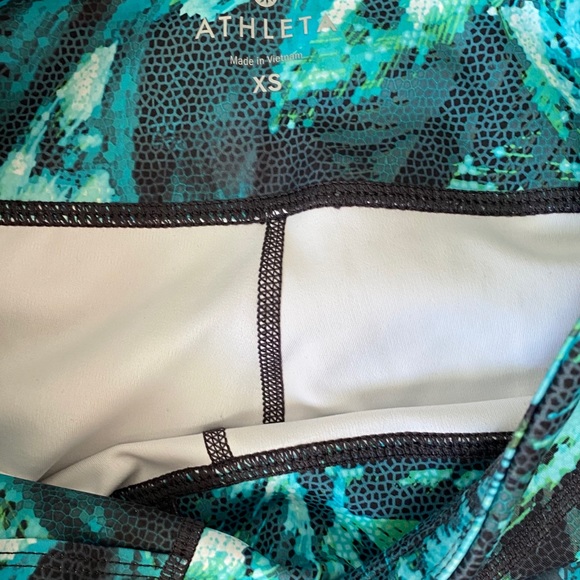 ATHLETA CAPRI LEGGING XS fits Sml Palm Tree Green Pixel Haze Multi Fast Mesh - Picture 4 of 4
